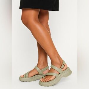 Vince Santa Cruz Leather Slingback Sandals Gray Quilted thong Dune toe Sz 8